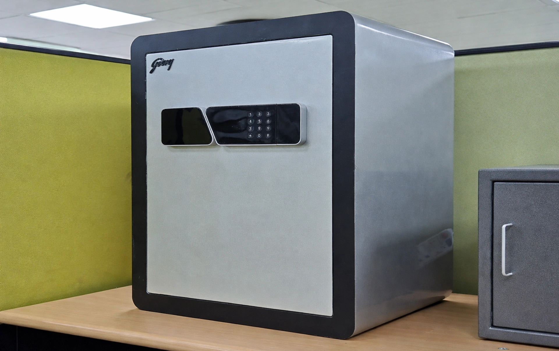 Rhino 75L